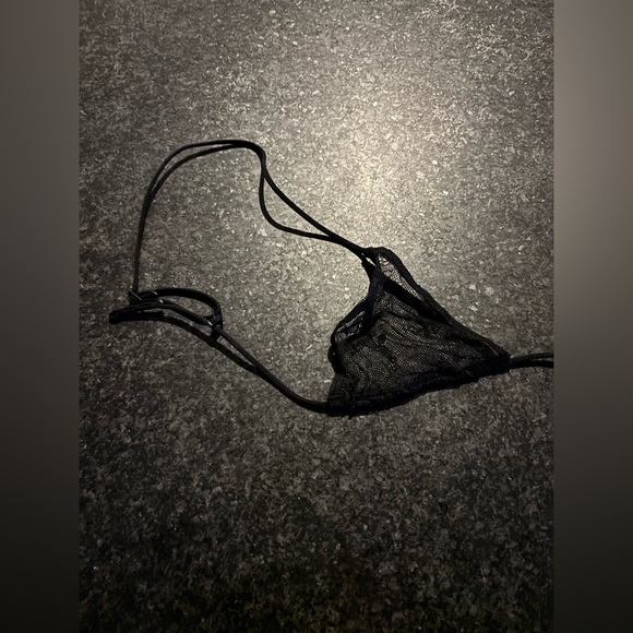 ULTRA FINE LACE MICRO
TRIANGLE BRALETTE | ONYX × 1
ONYX / S - Picture 9 of 9